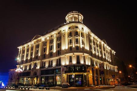 梦见夜晚高楼灯火通明