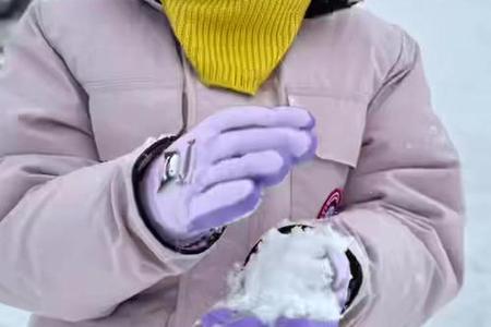 2025年大雪天气变冷了要注意什么穿衣搭配？