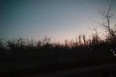梦见清晨的天空洒满温暖阳光
